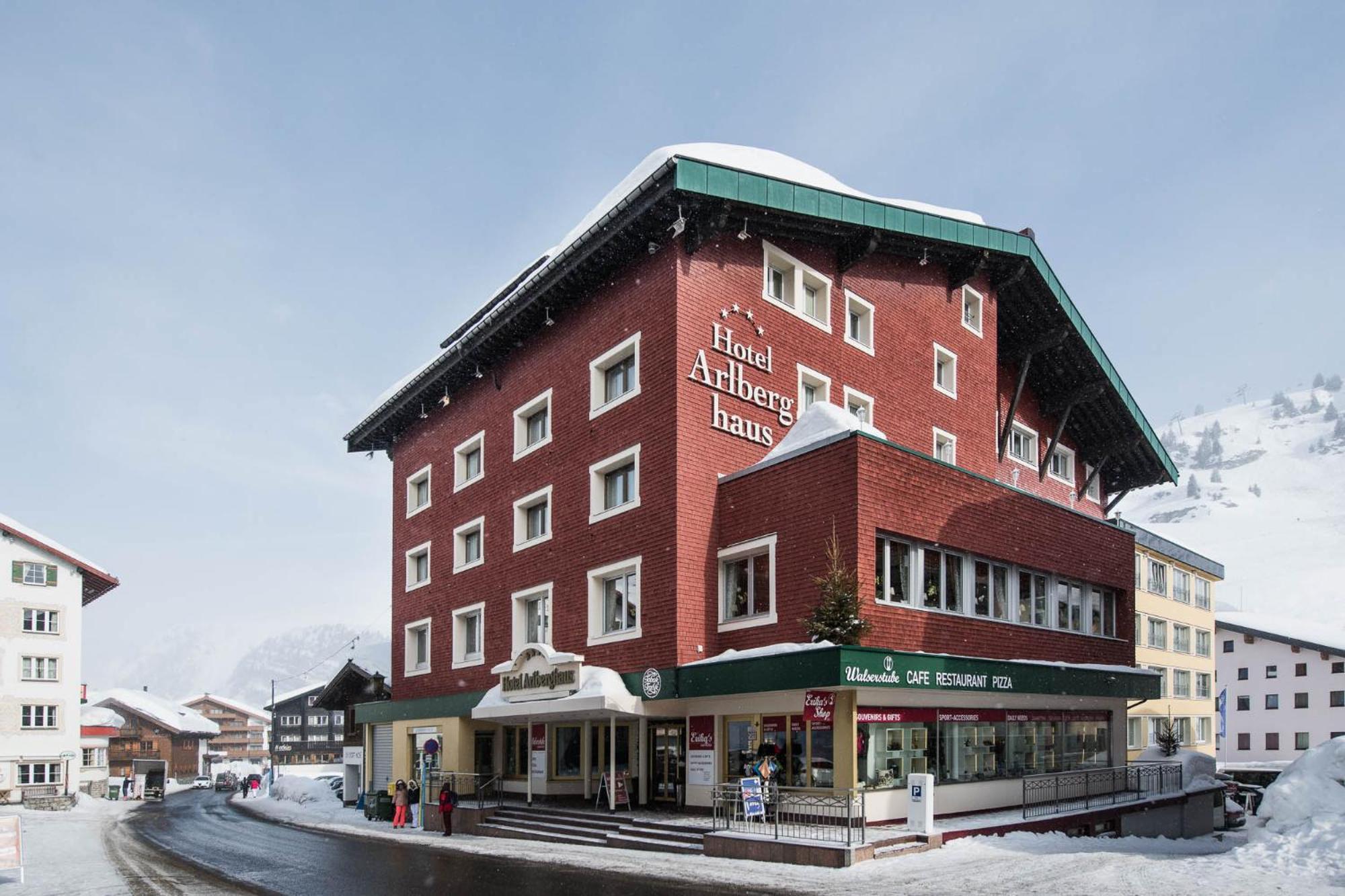 Arlberghaus Hotel Zuers Exterior photo